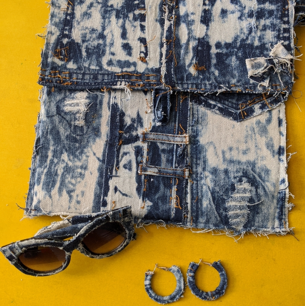 denim bags with matching sun glasses & earrings